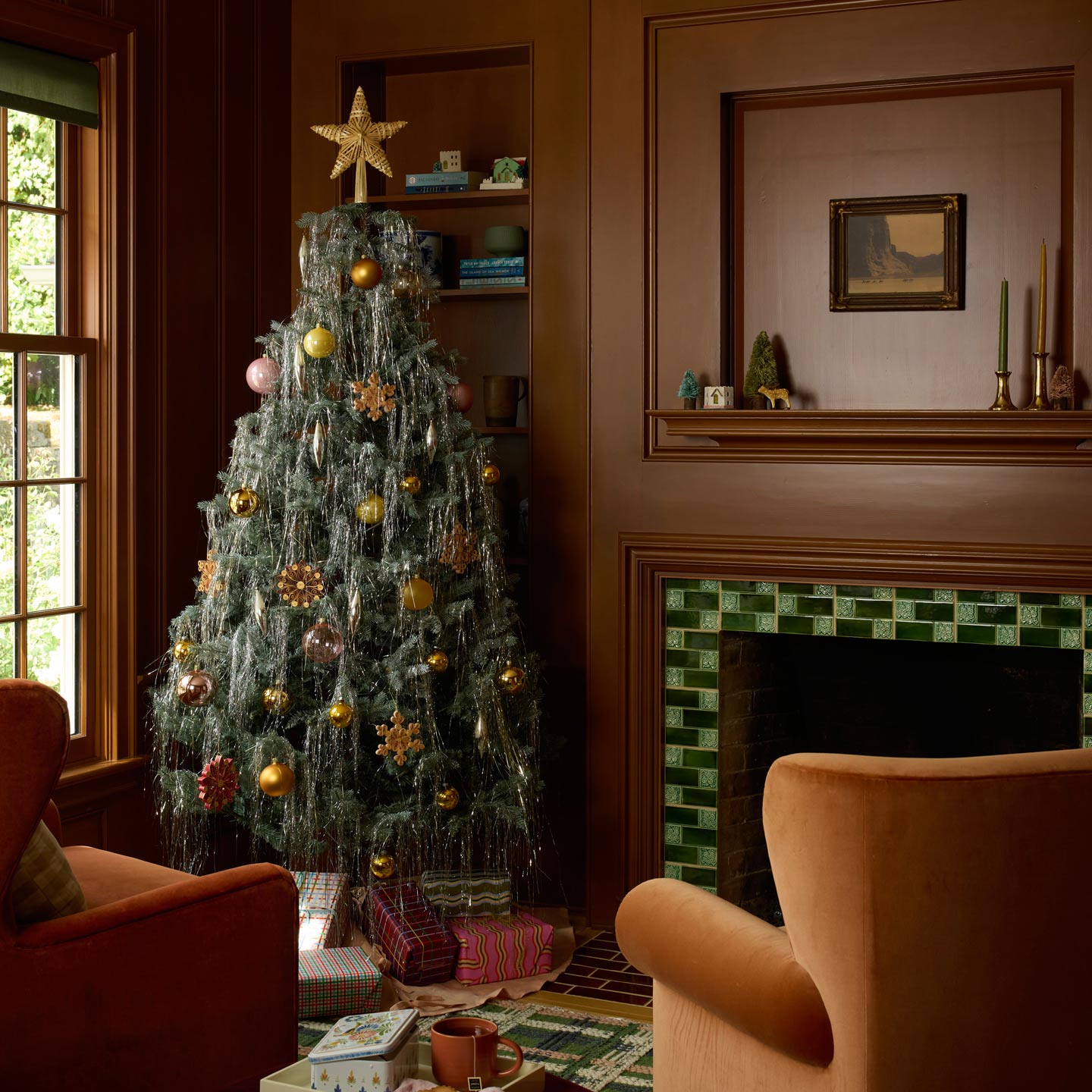 Natural tree topper on tree