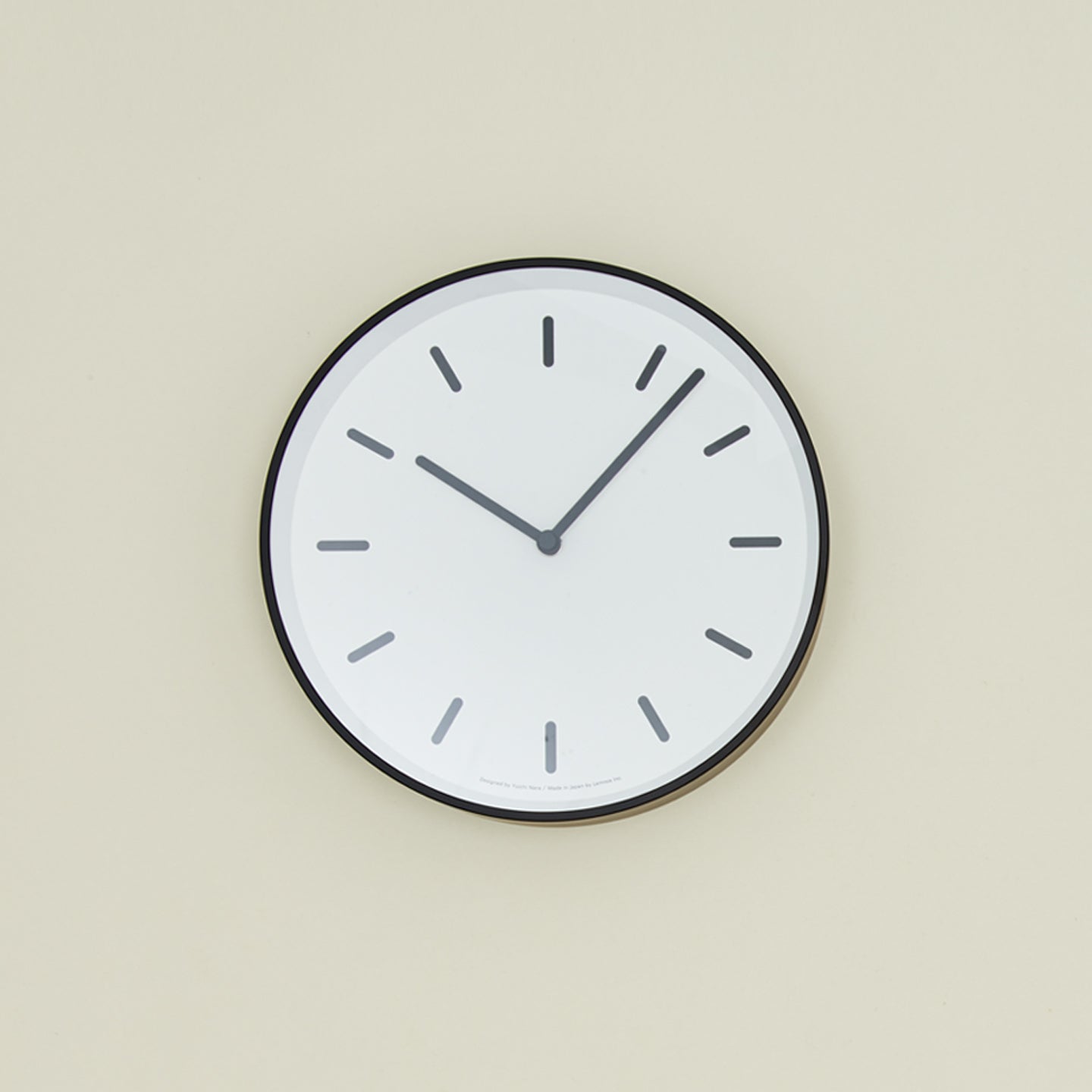 Graphic wall clock