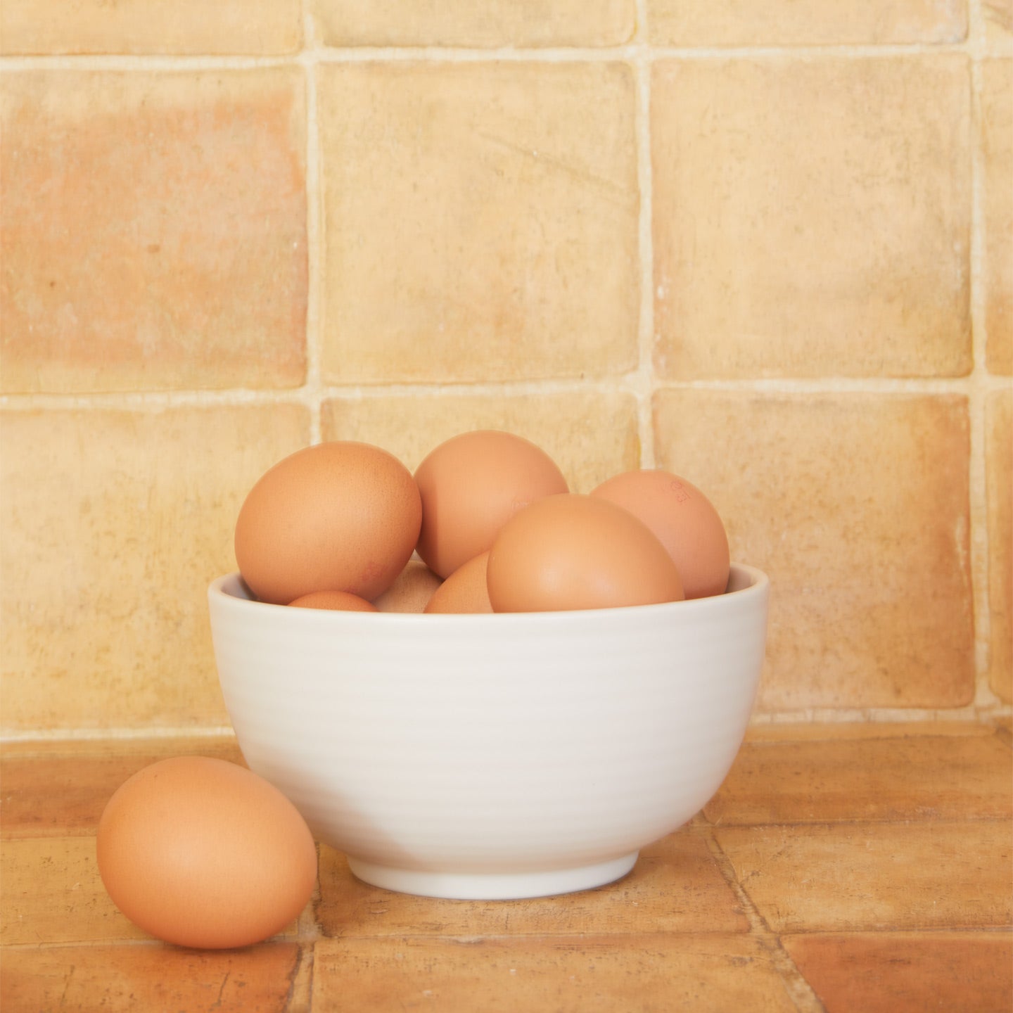 Essential large bowl with eggs