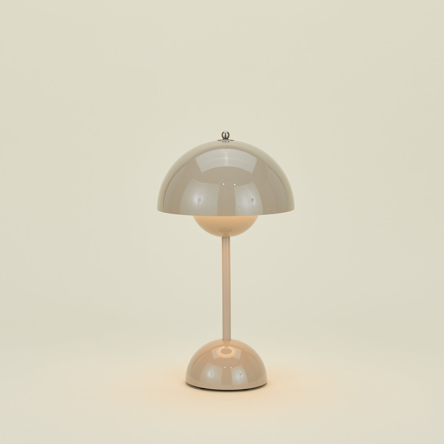 Flowerpot portable lantern in light grey