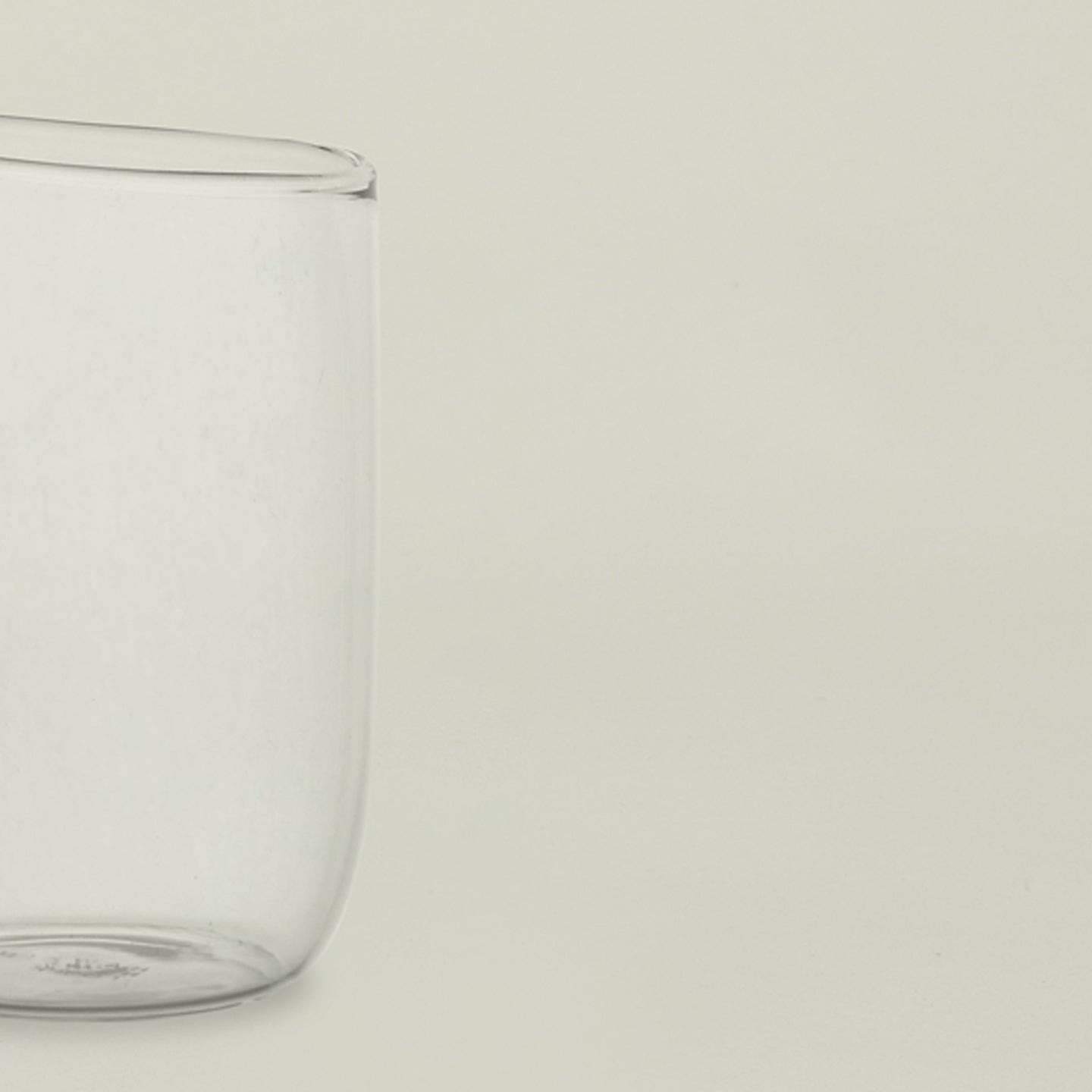 Detail view of medium boreal glassware