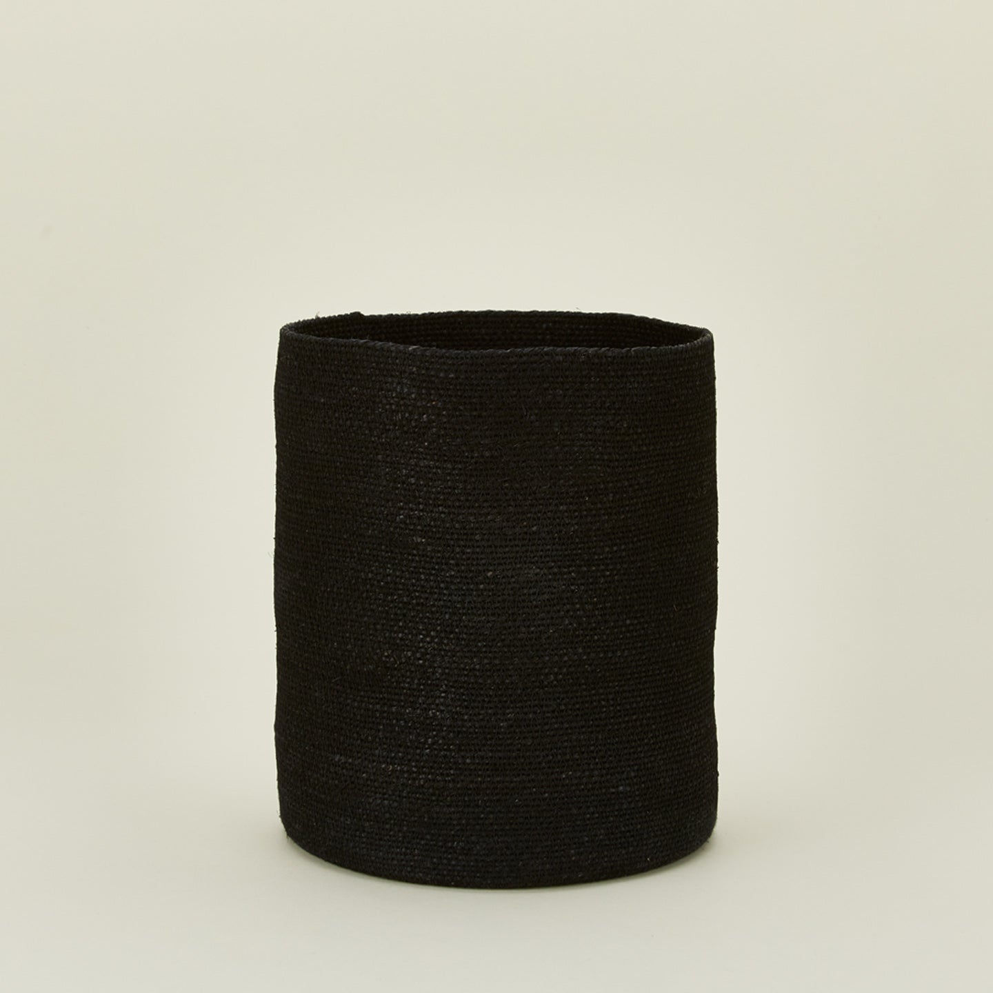 Essential woven wastebasket in black