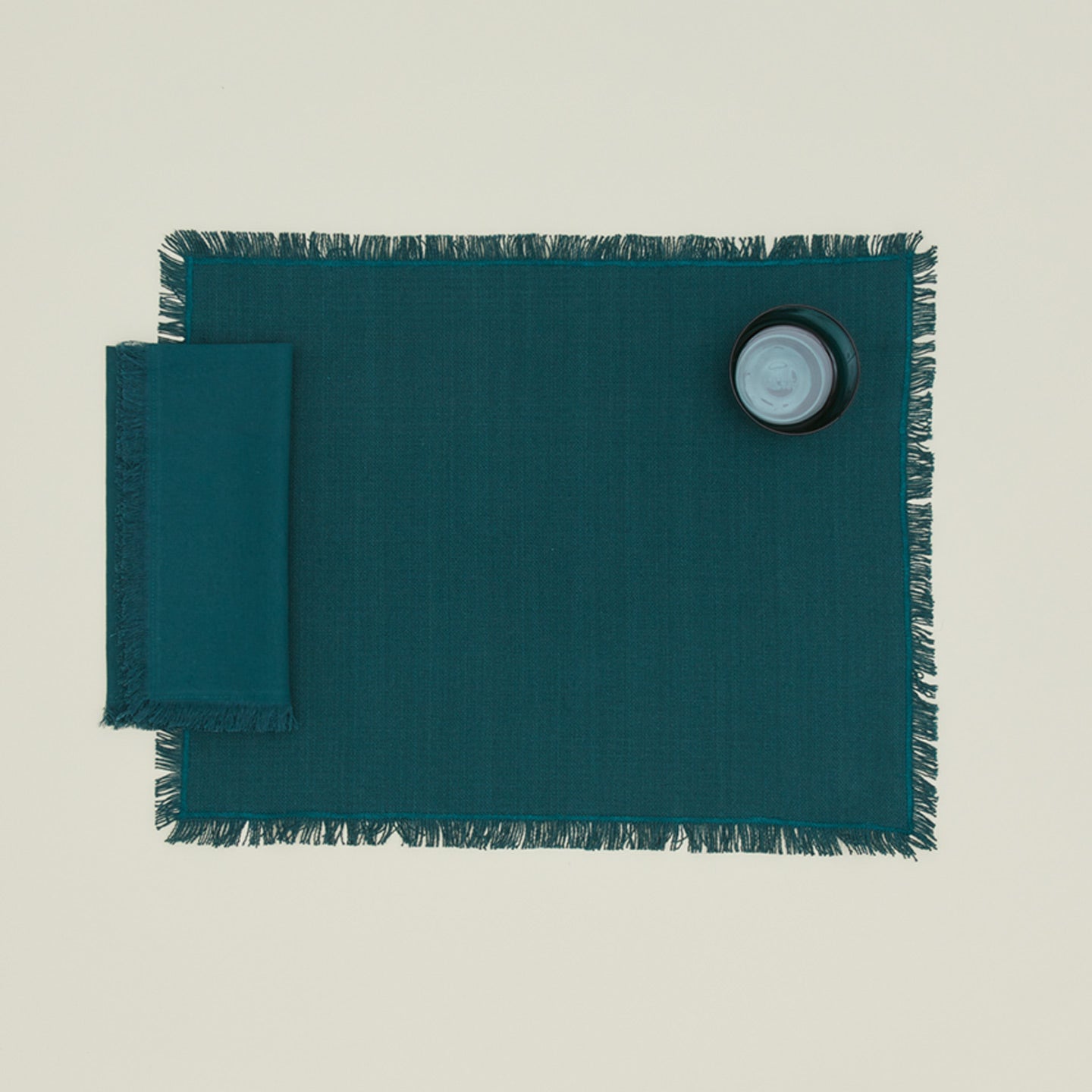 Essential Cotton Placemat in Peacock with Napkin.