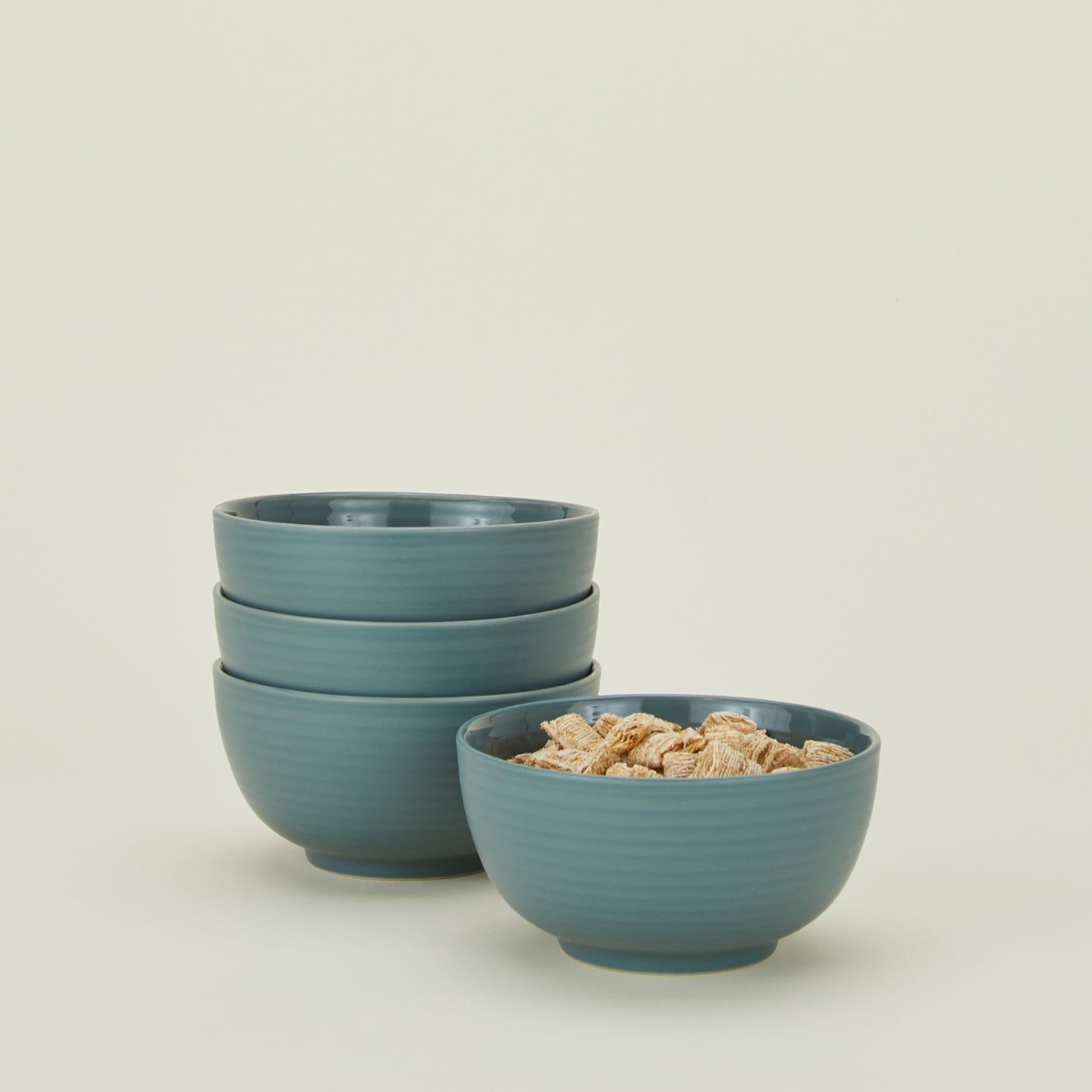 Set of 4 essential dinnerware large bowls in peacock with cereal