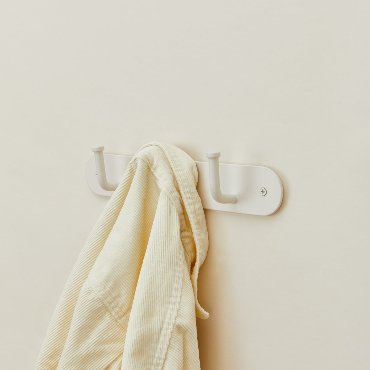 Essential hook rack in ivory with shirt