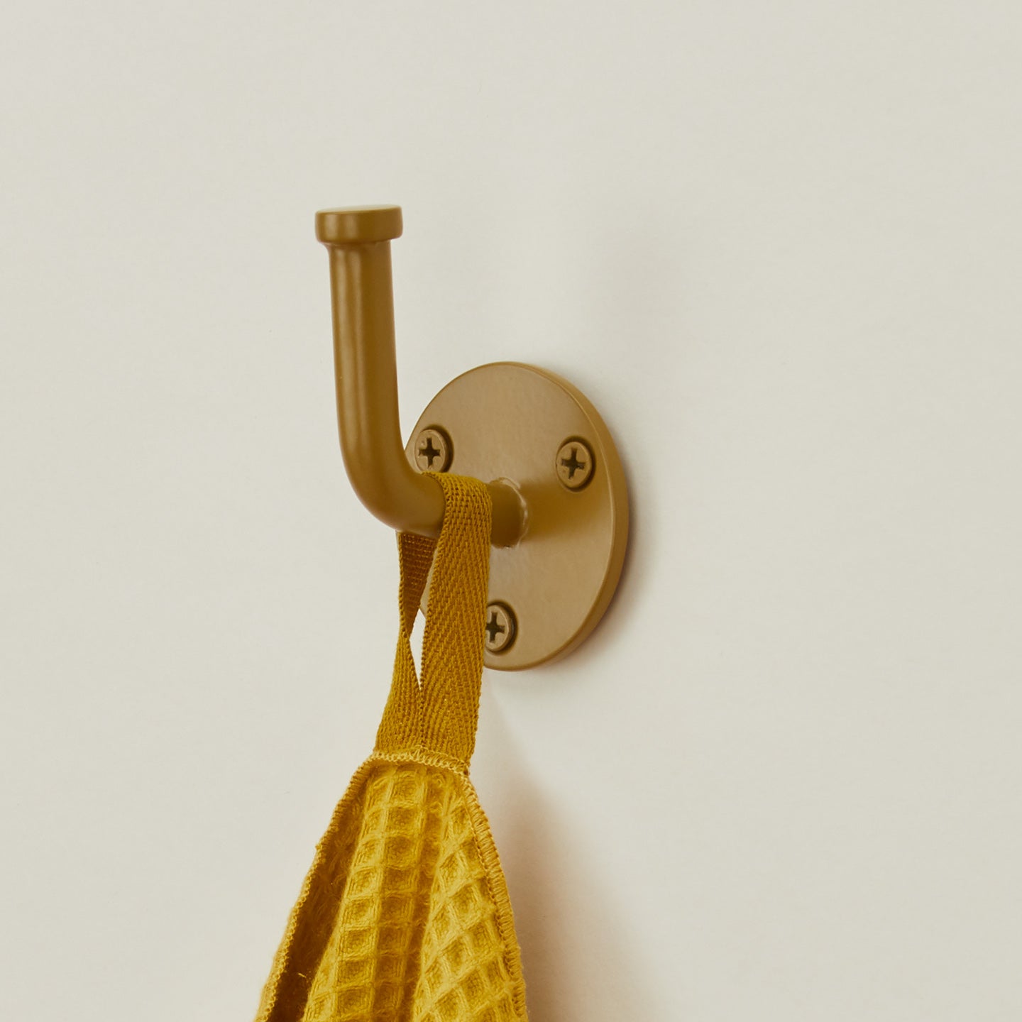 Essential hook in mustard with waffle towel
