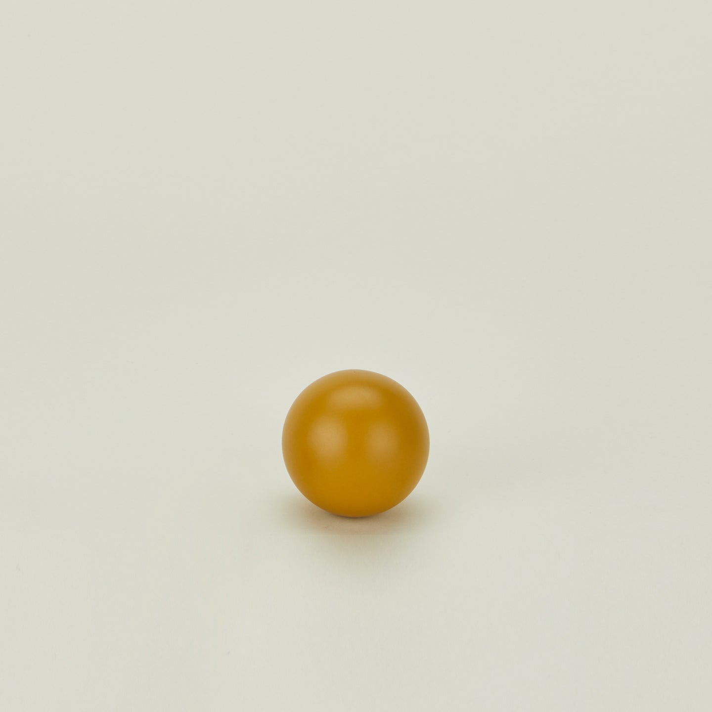 Large sphere knob in Mustard.