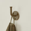 Essential hook in olive with towel