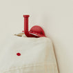 Essential hook in red with ball cap