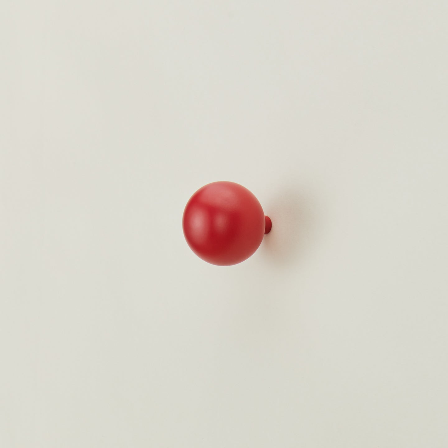 Essential sphere hook in red