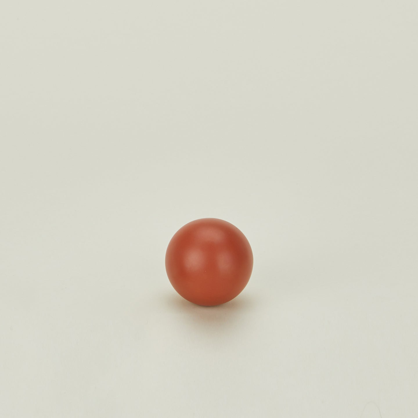 Large sphere knob in Terracotta.