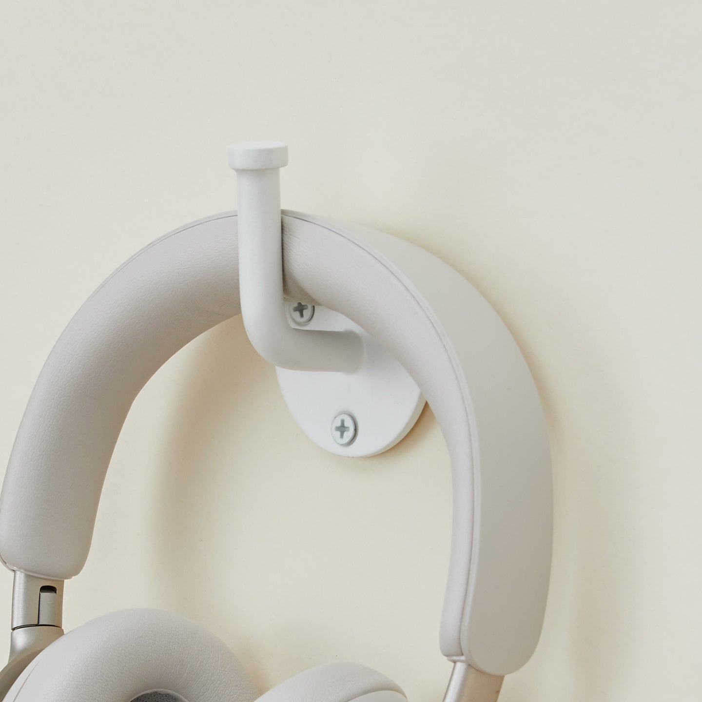 Essential hook in white with headphones