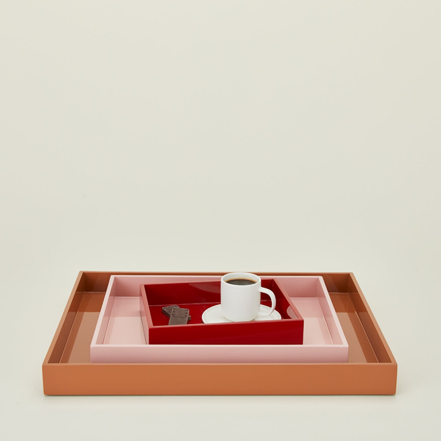 Essential nested trays in warms