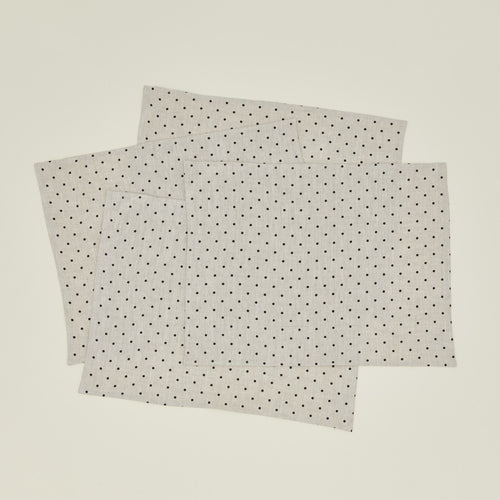 Dot linen placemat in flax and black dot