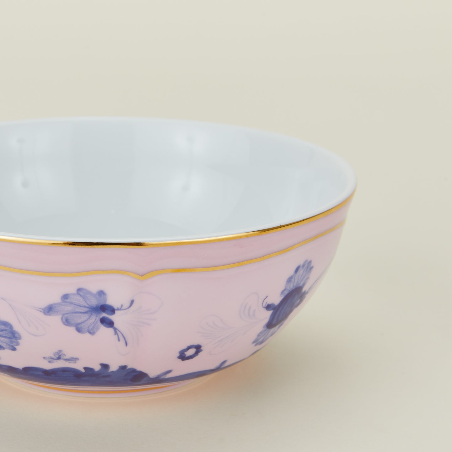 Ginori bowl in azalea detail
