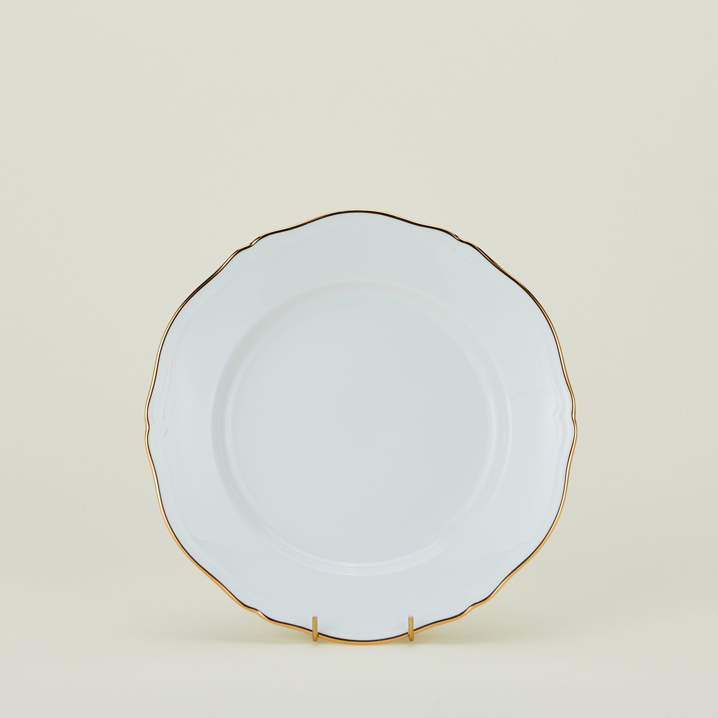 Ginori dinner plate in white with gold rim