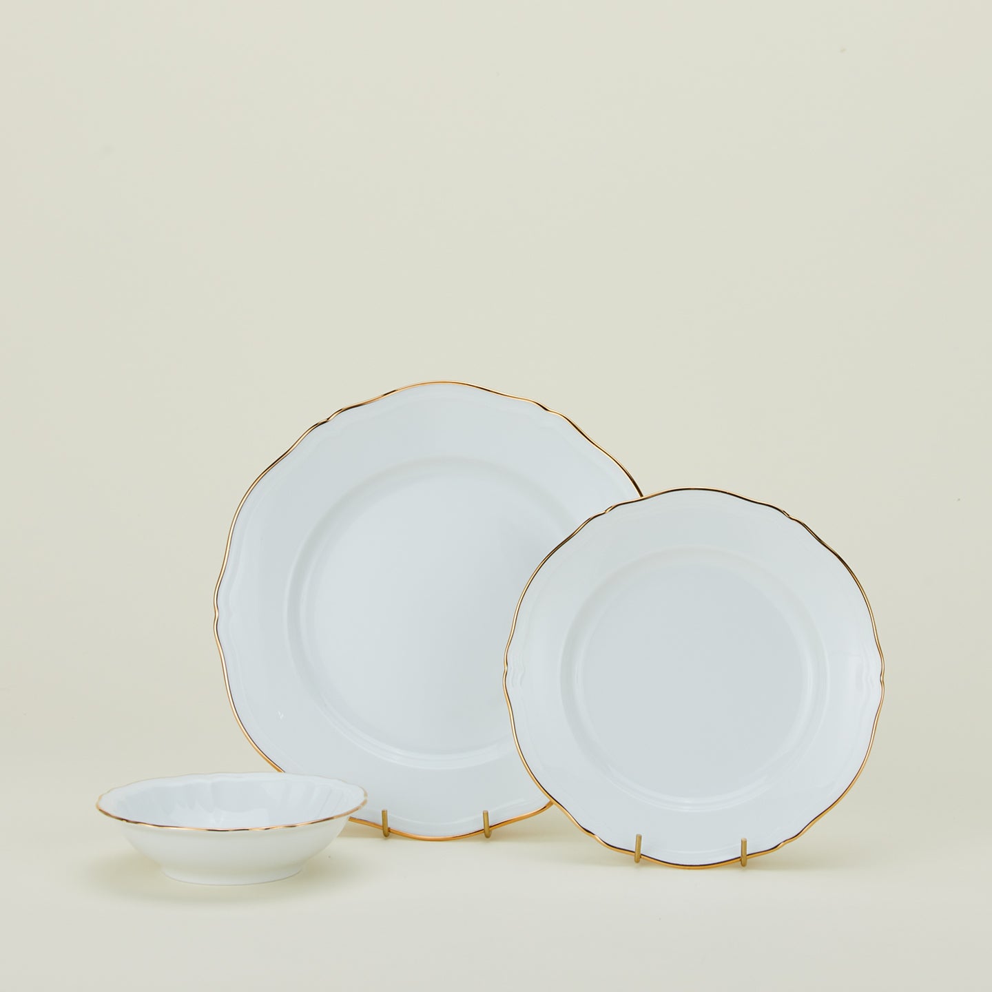 Ginori dinner plate dessert plate and fruit bowl in white