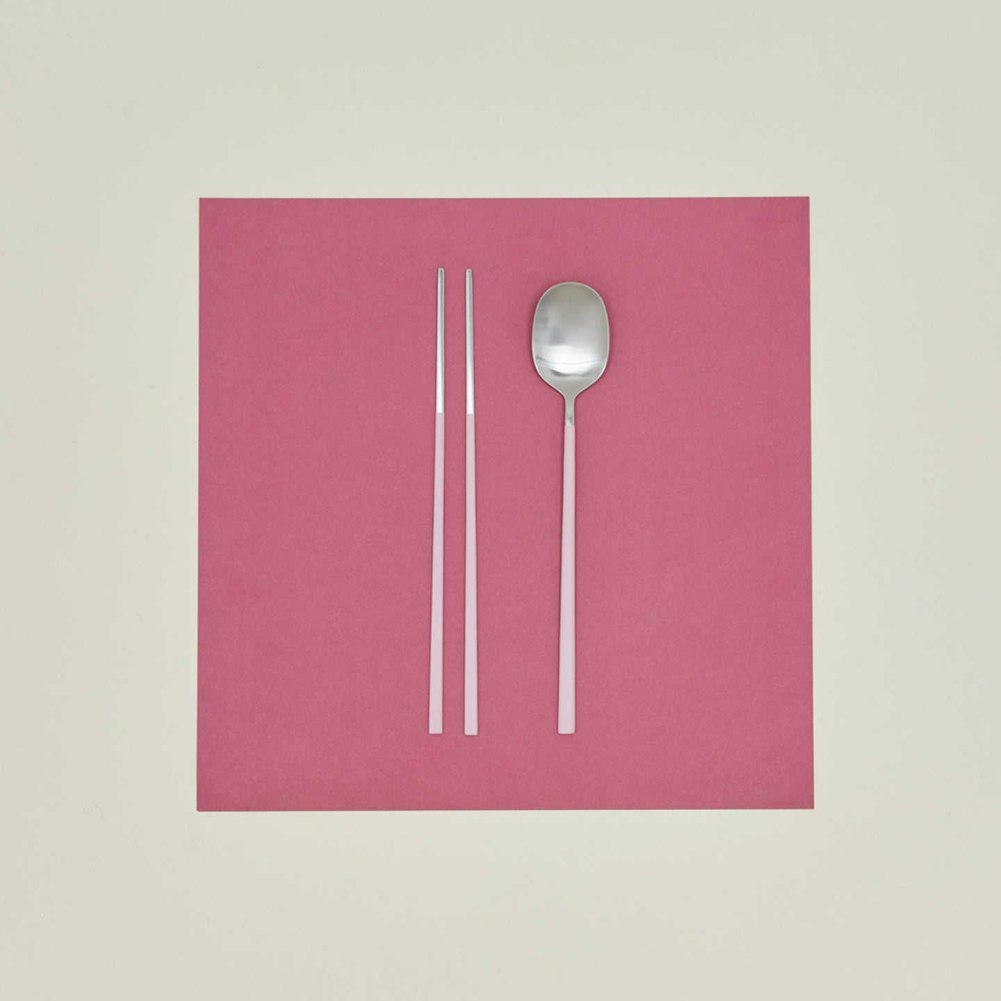 Illo spoon and chopstick set in pink