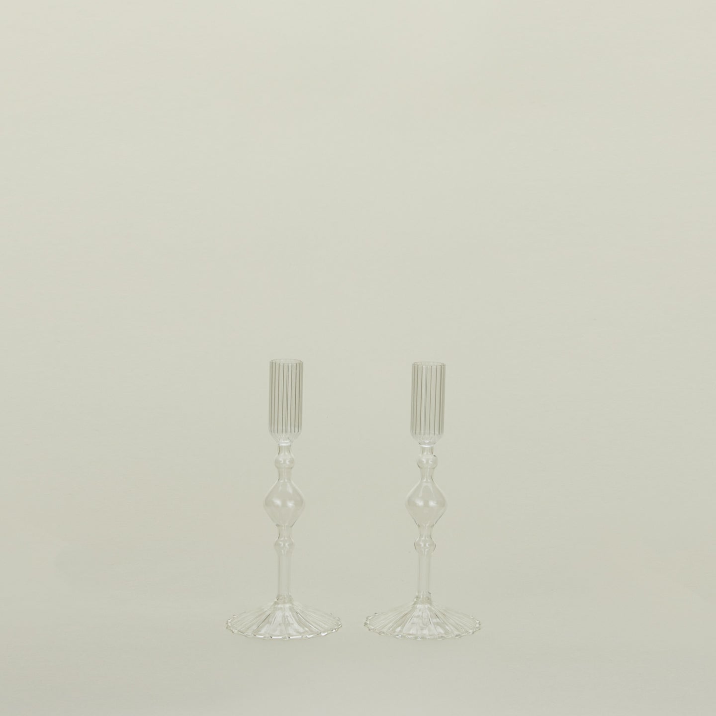 Pleated candle holders in clear