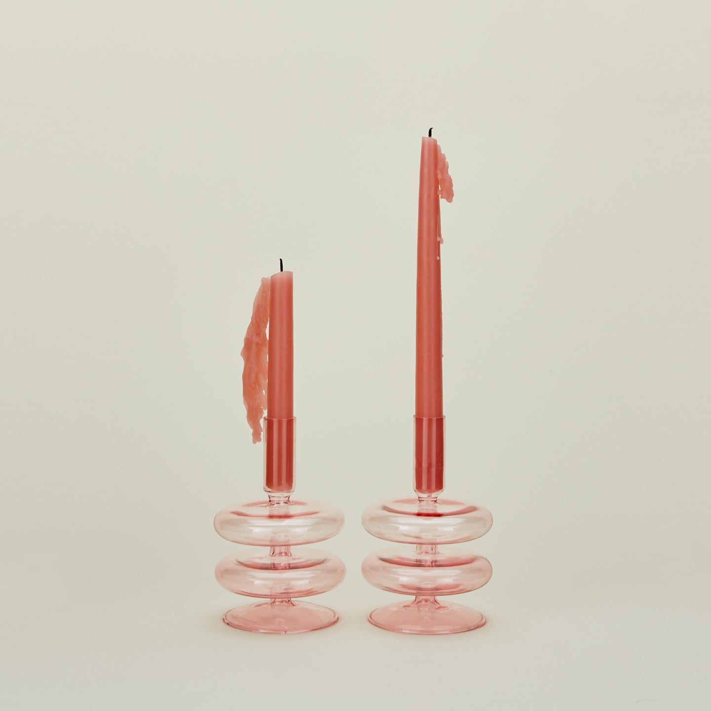 Bubble candle holder in pink with tapers