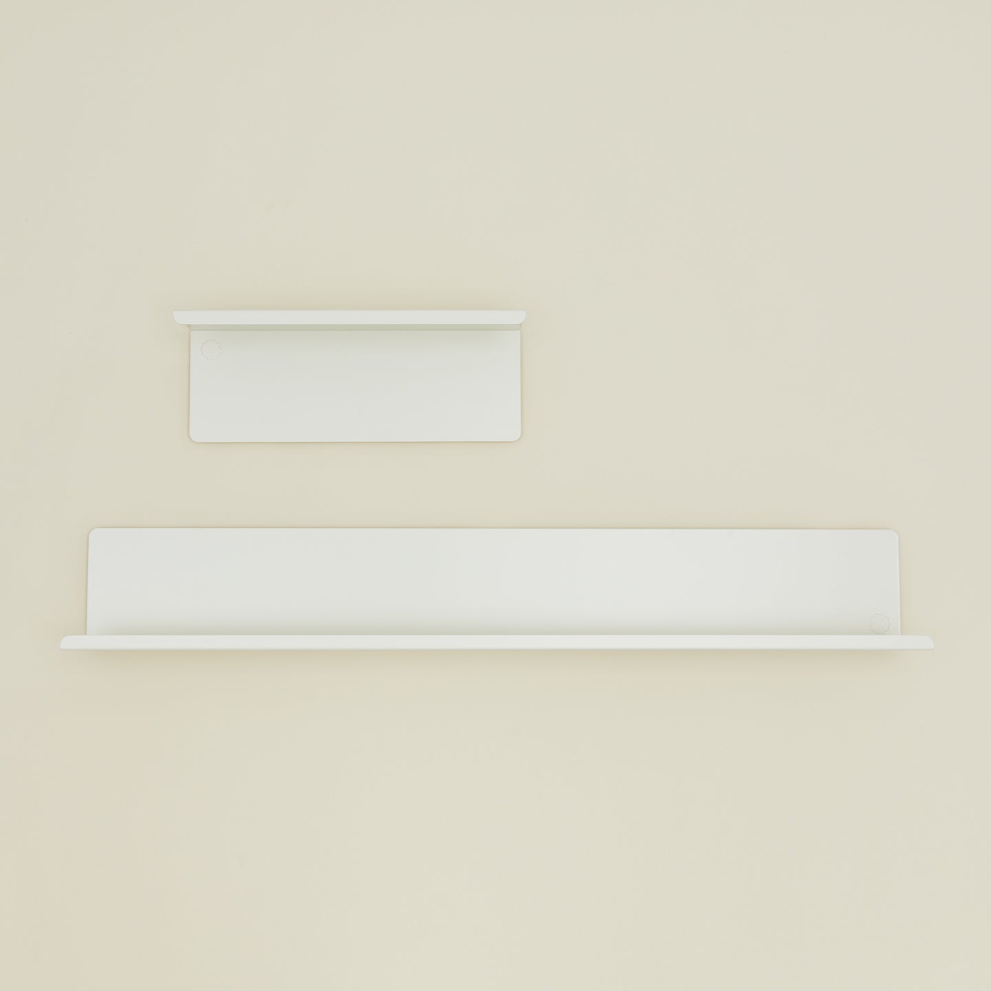 Ledge shelves in chalk