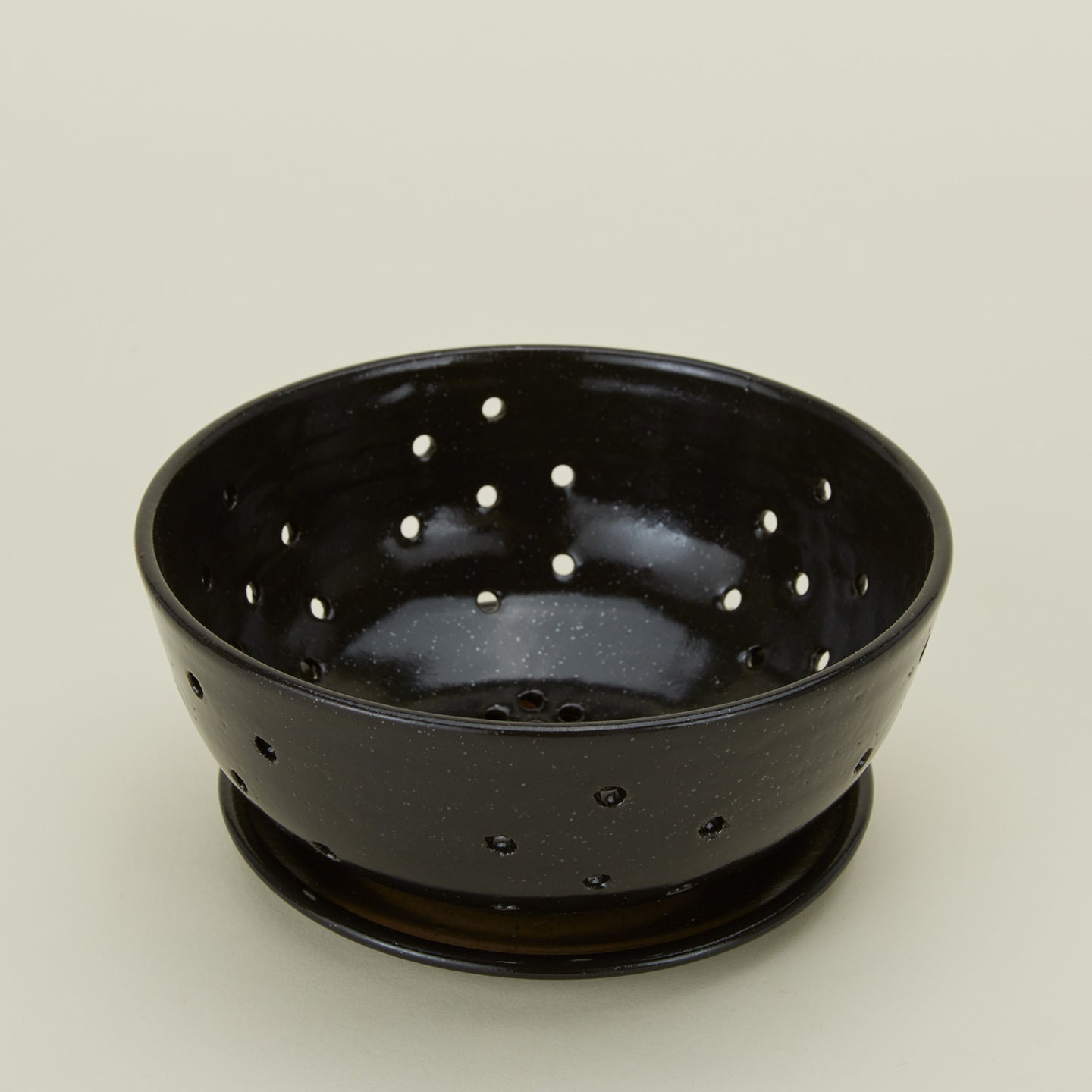 Large Berry Bowl with Dish in black