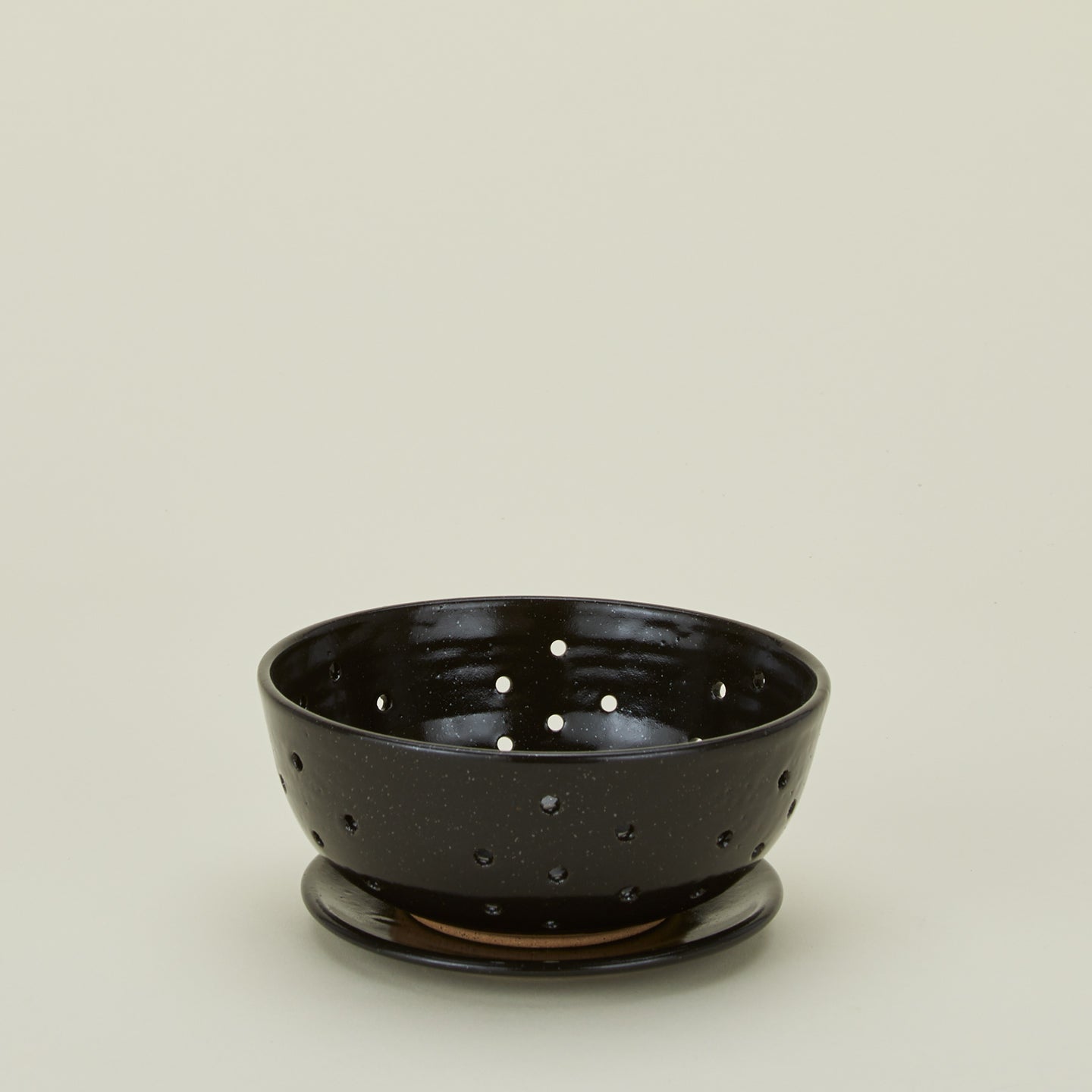 Large Berry Bowl with Dish in black