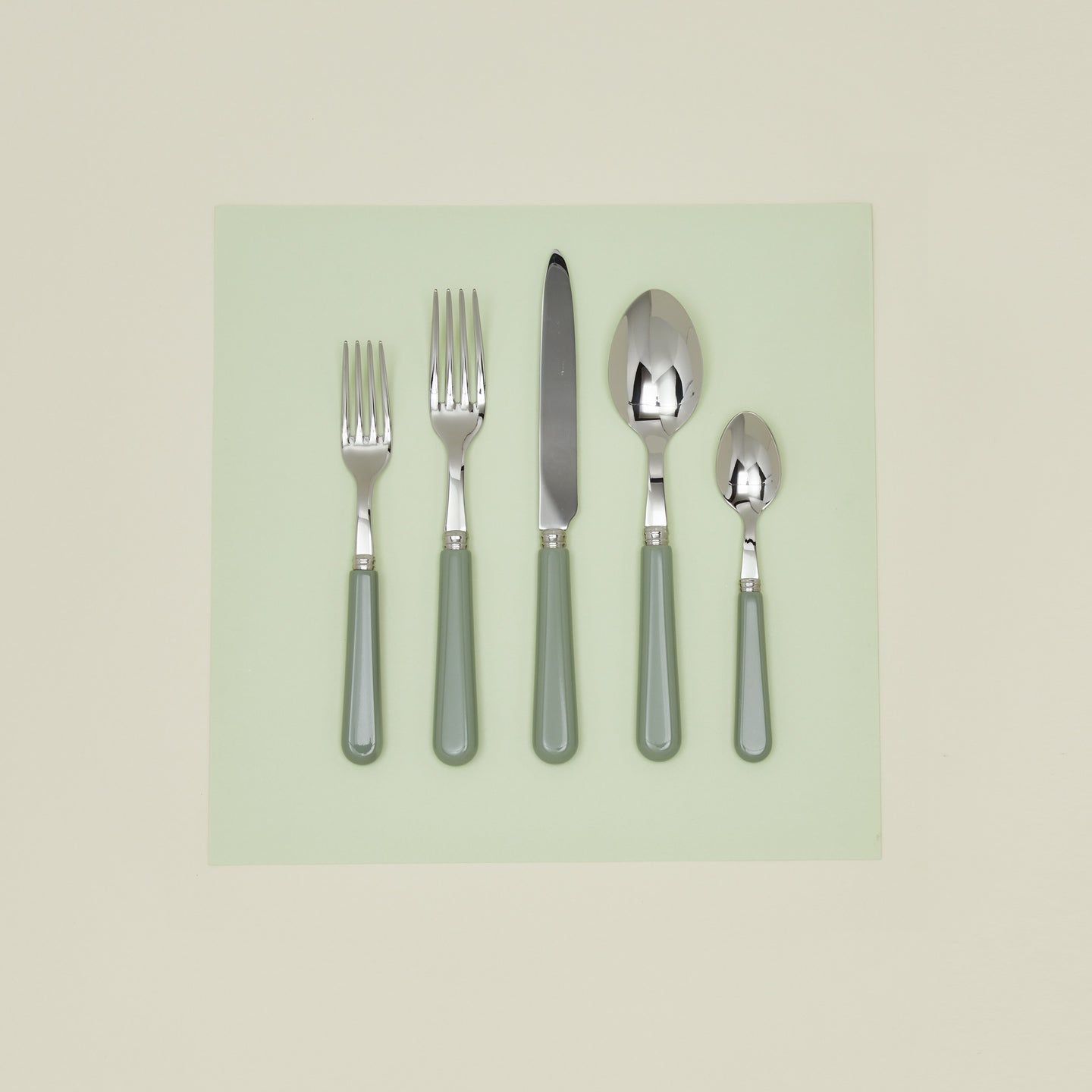 Pop 5 piece place setting in asparagus