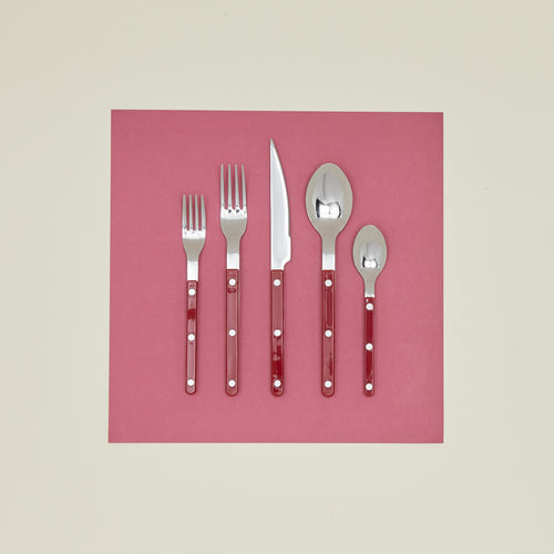 Bistrot Flatware in burgundy.