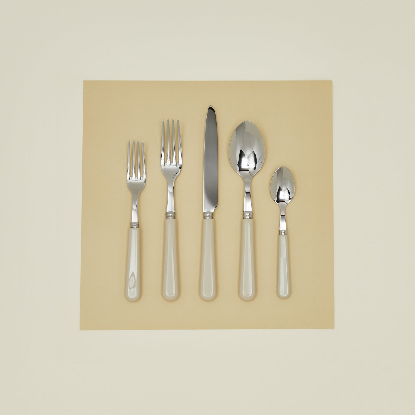 Pop 5 piece place setting in khaki