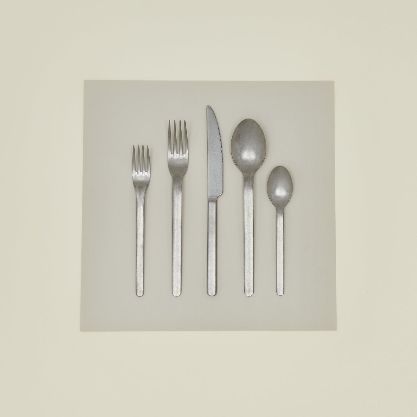 Loft 5 piece place setting