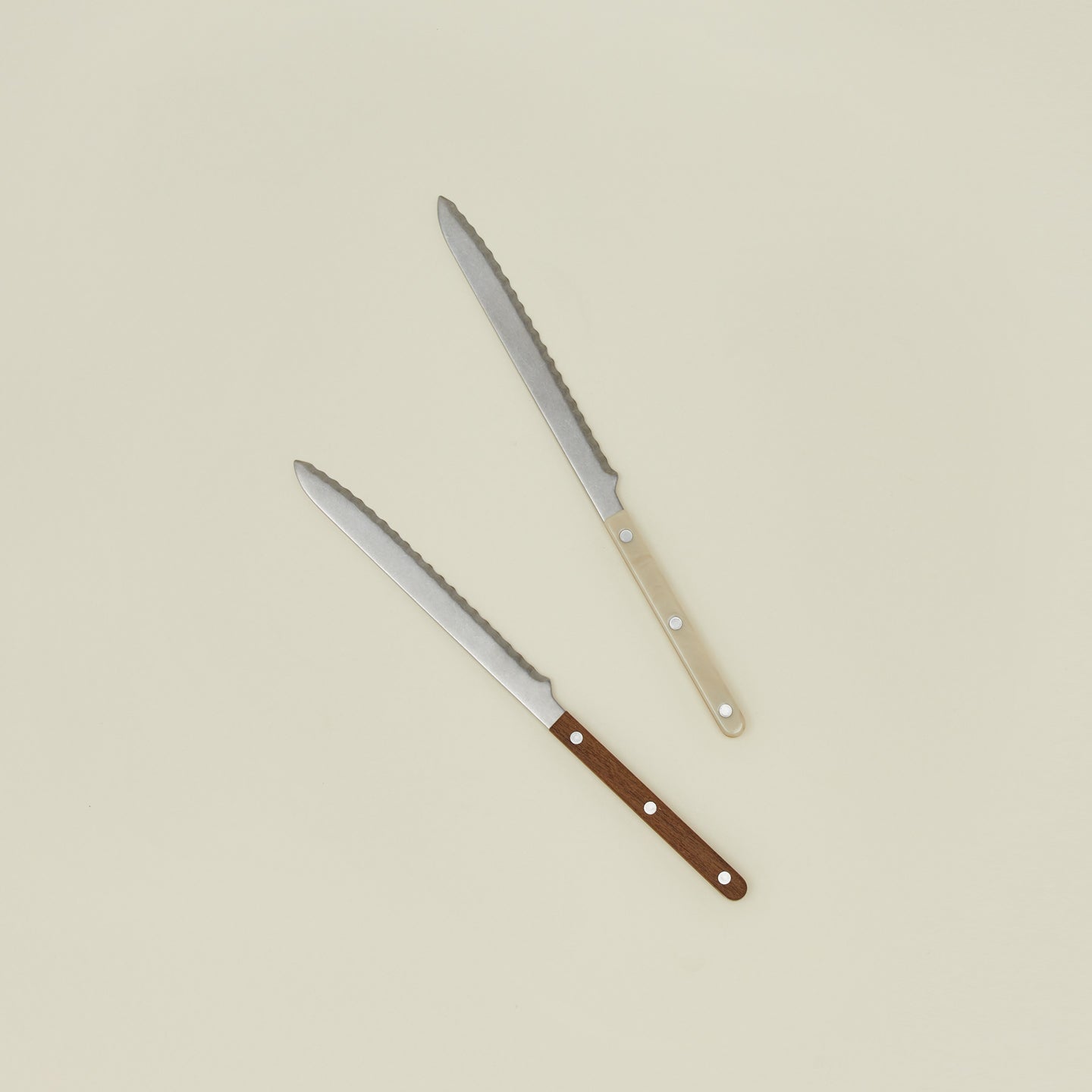 Bistrot bread knife in  horn and teak