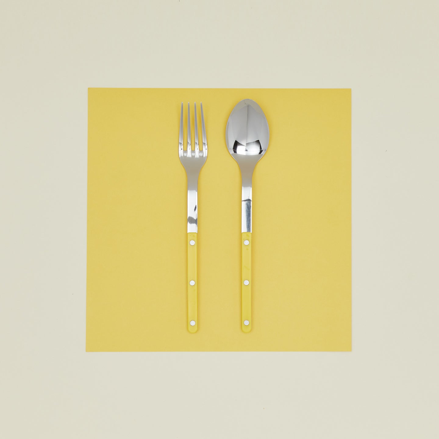 Bistrot Serving Set in yellow.