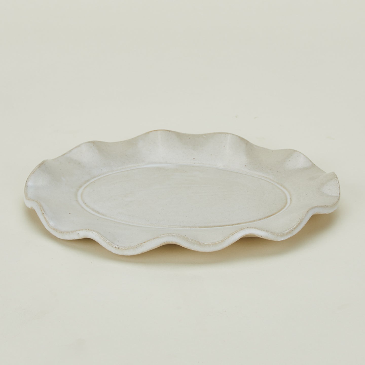 Ruffle edge platter