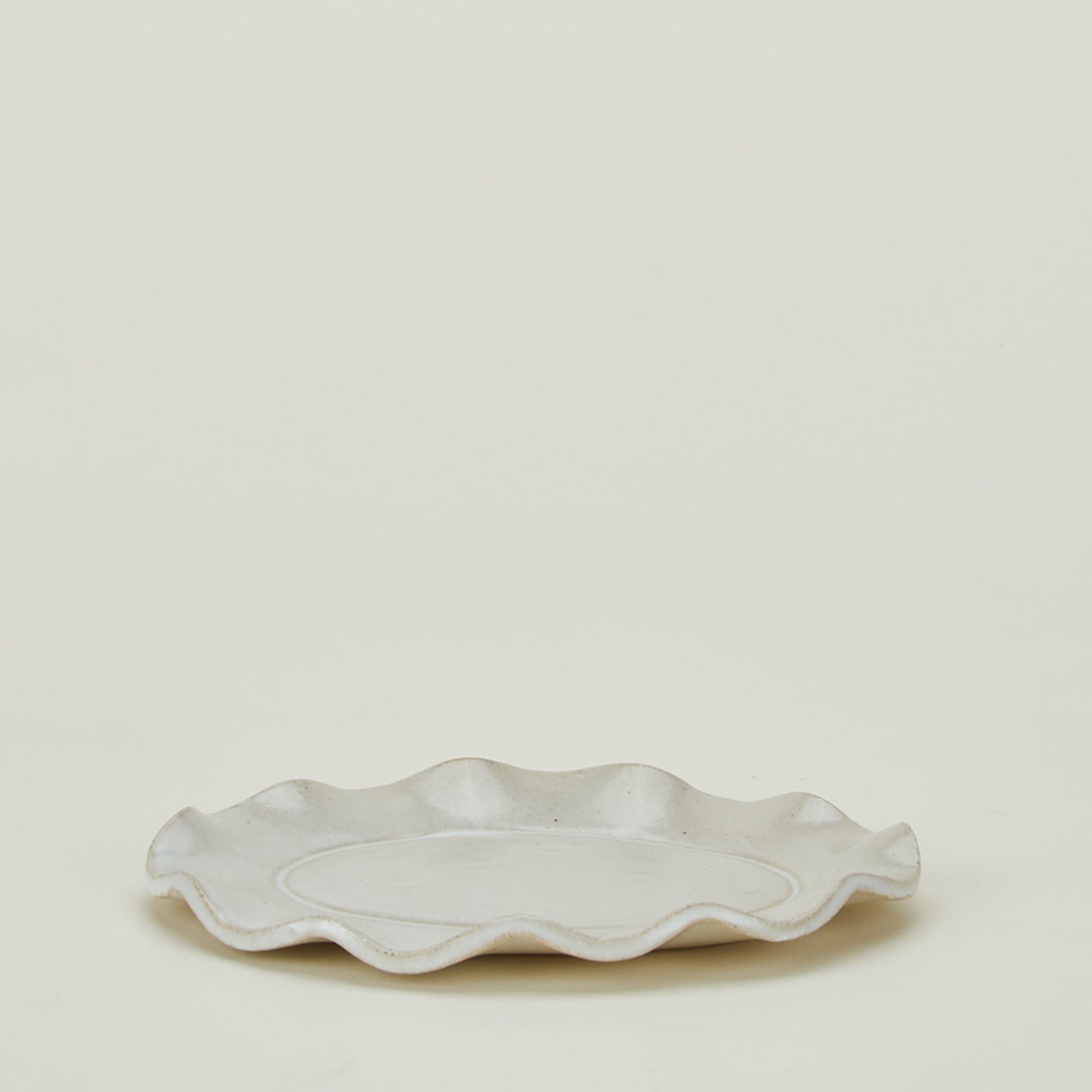 Ruffle edge platter