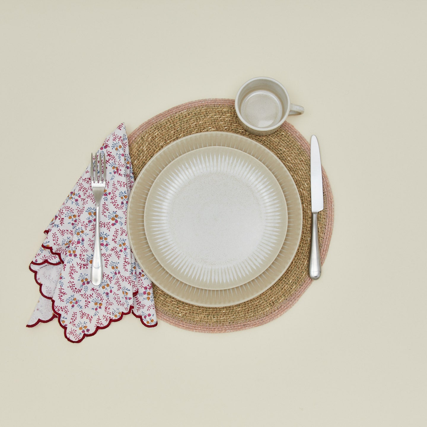 Little flowers napkin with place setting
