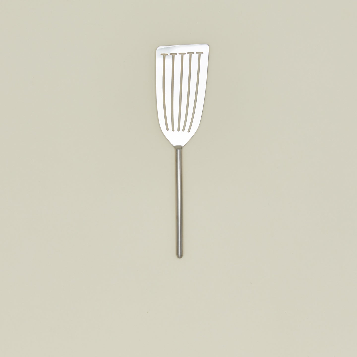 Simple metal fish spatula in silver