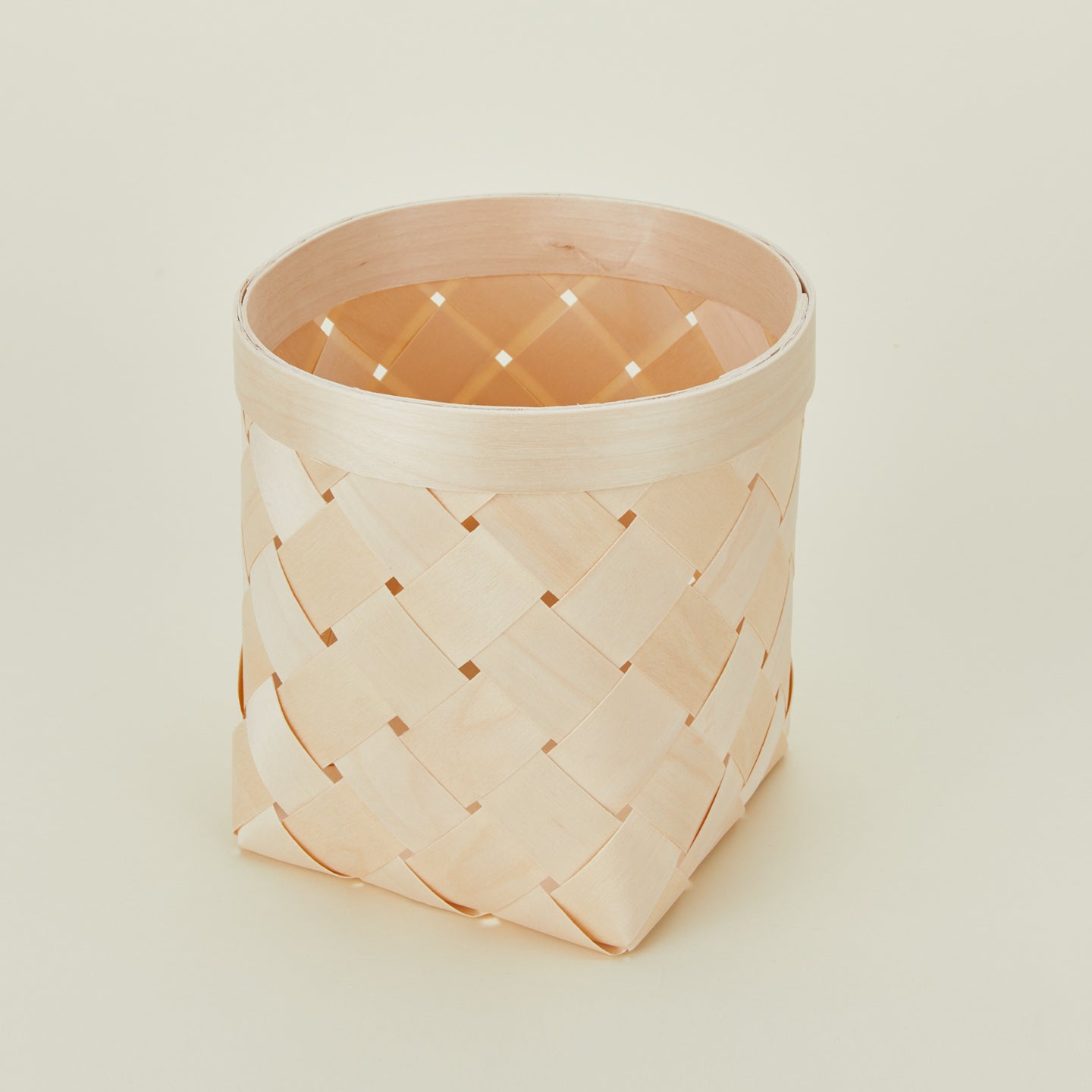 Detailed view of Verso Birch Basket.