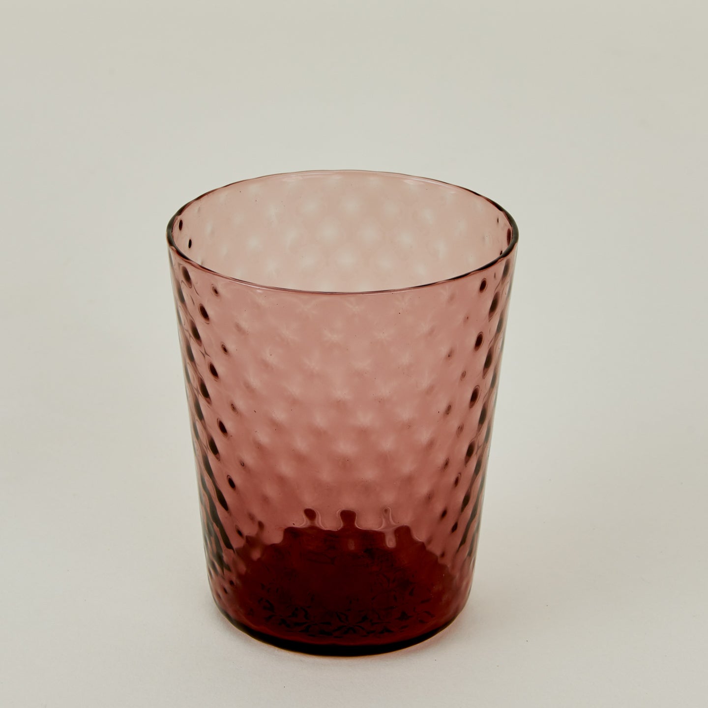 Close up of Veneziano Tumbler in Amethyst.