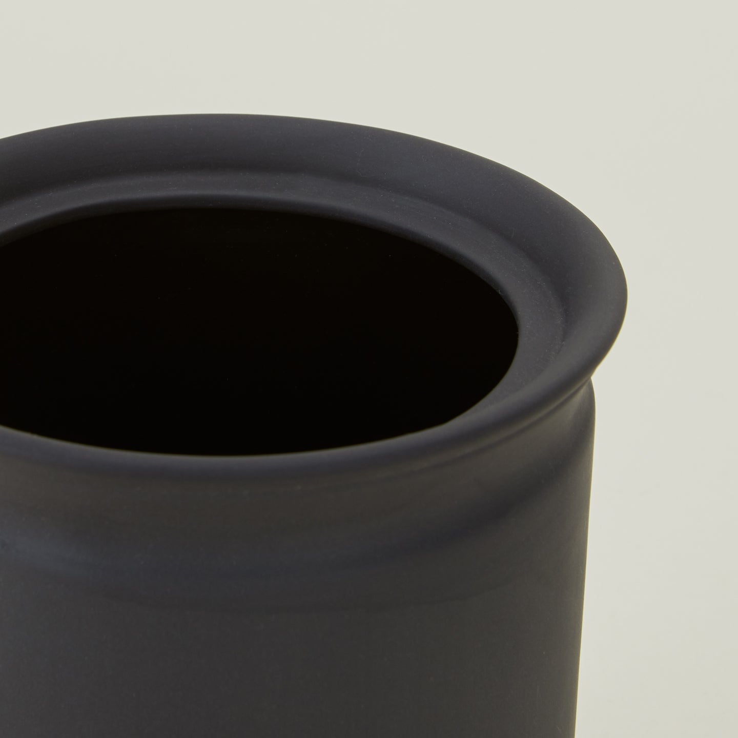 Larder Crock - Black